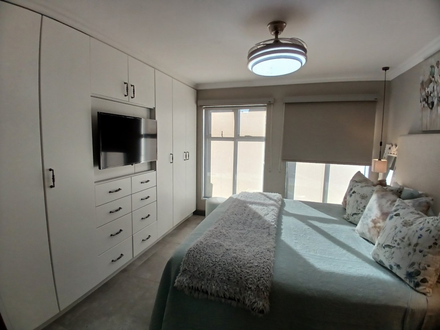 2 Bedroom Property for Sale in Hartenbos Central Western Cape